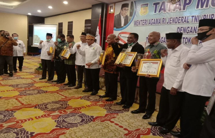 Lima Kepala Daerah di Papua Terima Penghargaan Menag RI